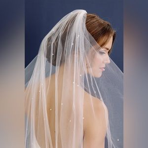 Toni Federici La Perla veil in Light Ivory